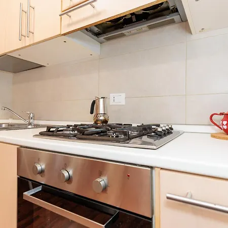 Hapton House 12 شقة *
